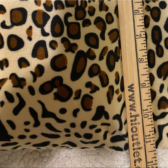 Throw Pillows Set of 3 Animal Print EUC - Picture 8 of 14